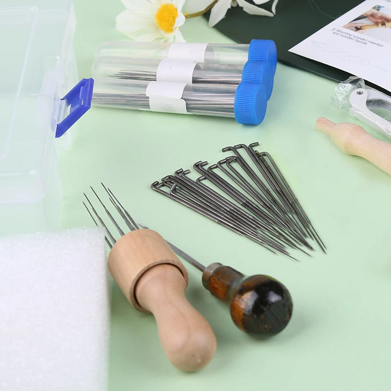 70 Pieces Needle Felting Kit. Wool Felt Needles. Wool Felt Pocked Needles for DIY Yarn.